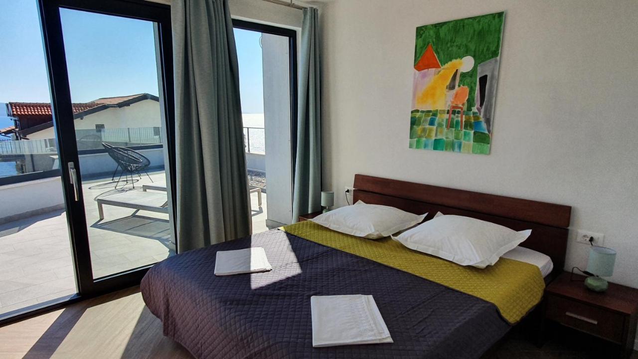 Apartments Marina Омиш Экстерьер фото
