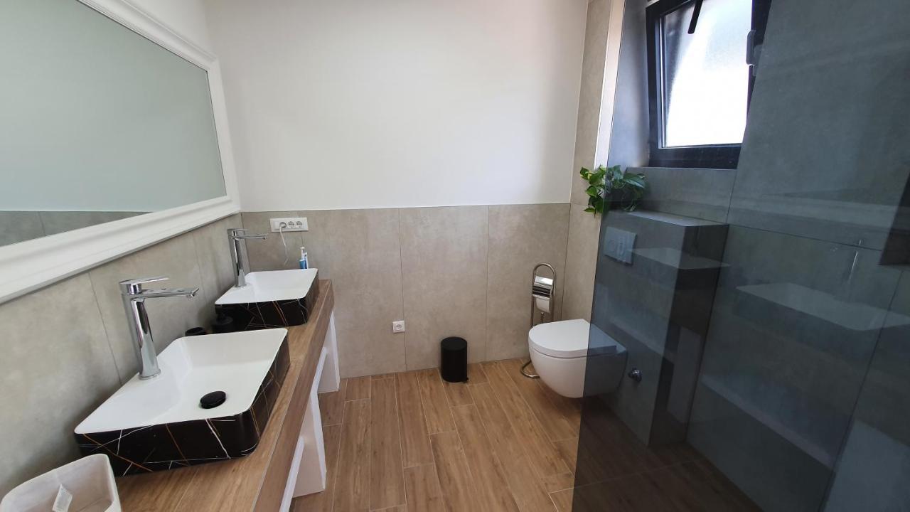 Apartments Marina Омиш Экстерьер фото